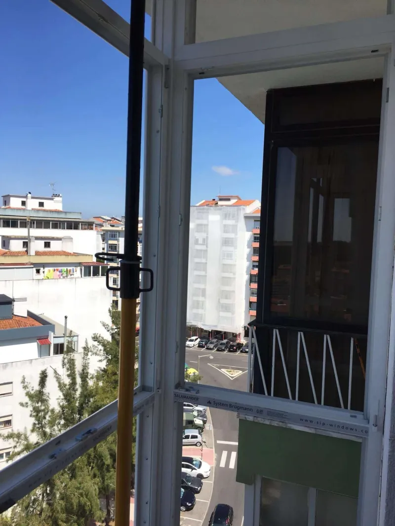 Fecho de varandas em prédio